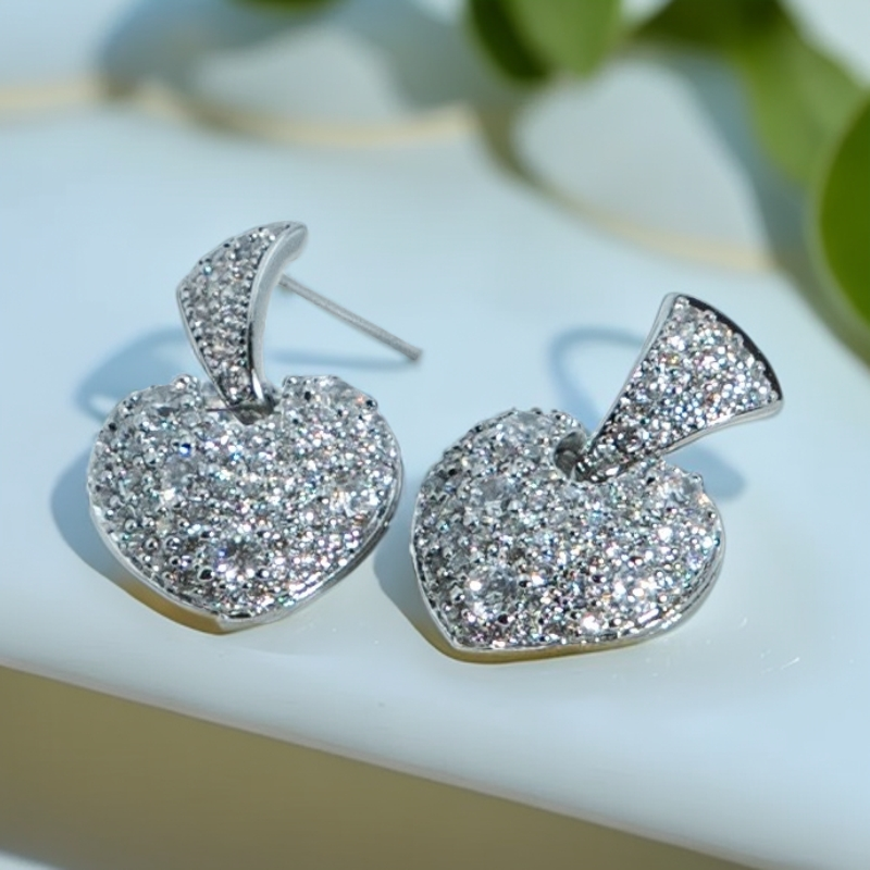 铜合金合成锆石耳饰 简约轻奢可爱银色欧美小众精致耳环百搭气质