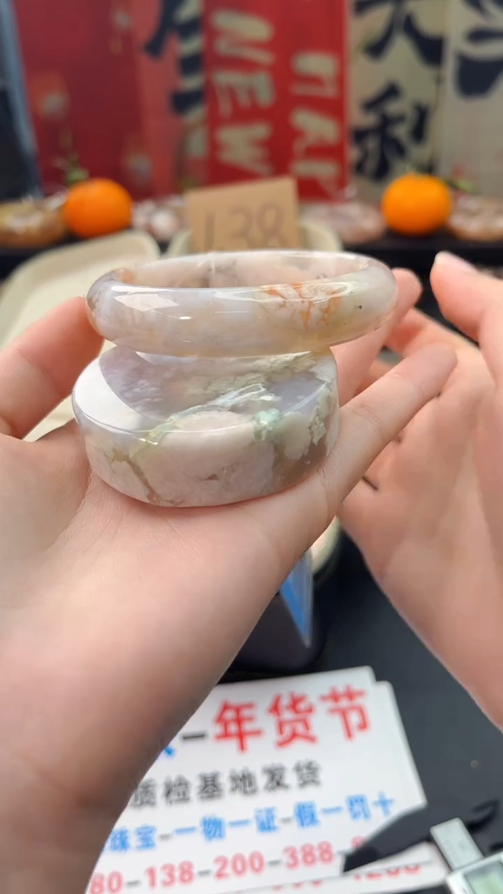 【闪购商品】石英质玉手镯未镶嵌赠送镯心（58圈口）