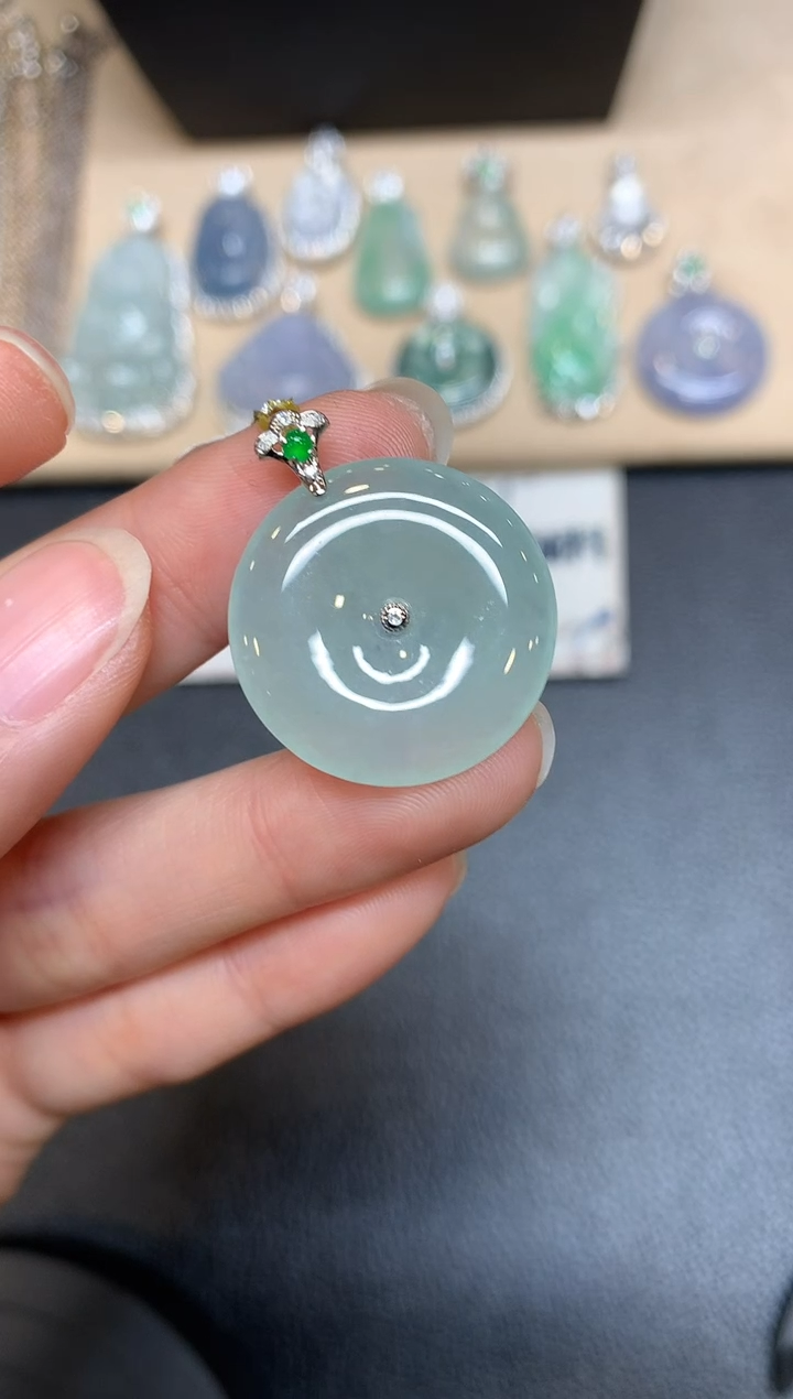 【闪购商品】翡翠颈饰18K金镶嵌平安扣【无服务费多样性发其一