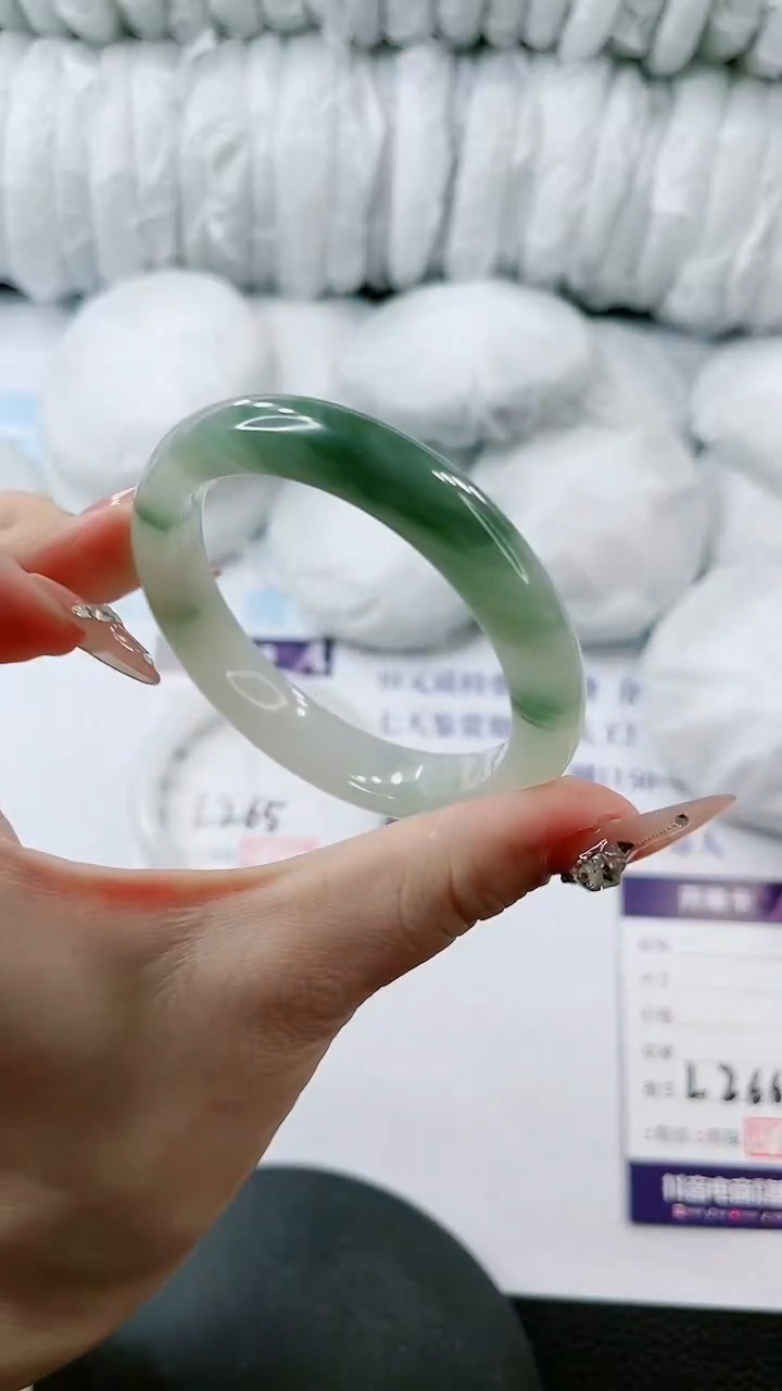 【闪购商品】石英质玉手镯未镶嵌多样性发货L266