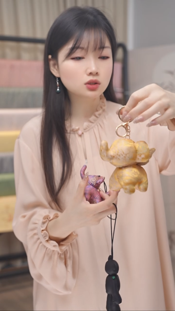 合***米黄色小象挂件