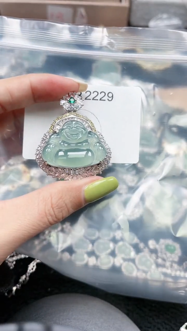 【闪购商品】翡翠颈饰未镶嵌2229赠皮绳