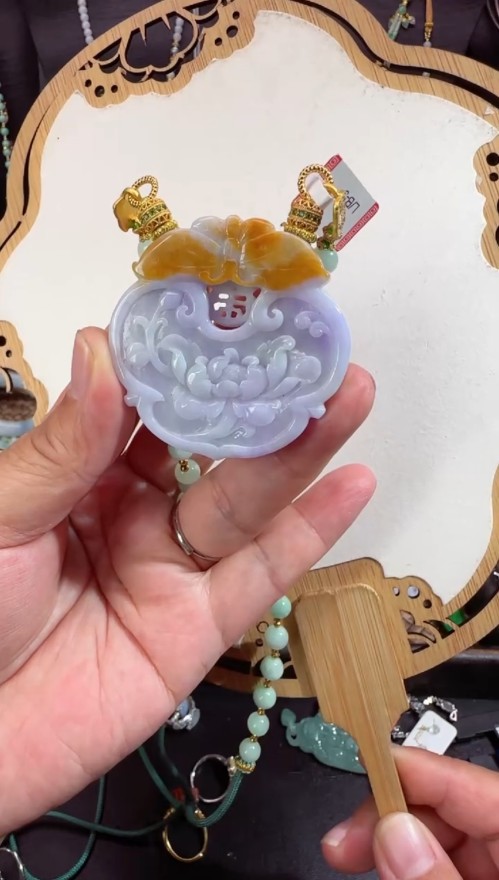 【闪购商品】翡翠颈饰未镶嵌牌子