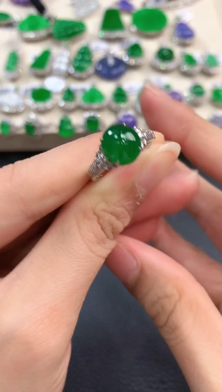 【闪购商品】翡翠戒指18K金镶嵌m48       