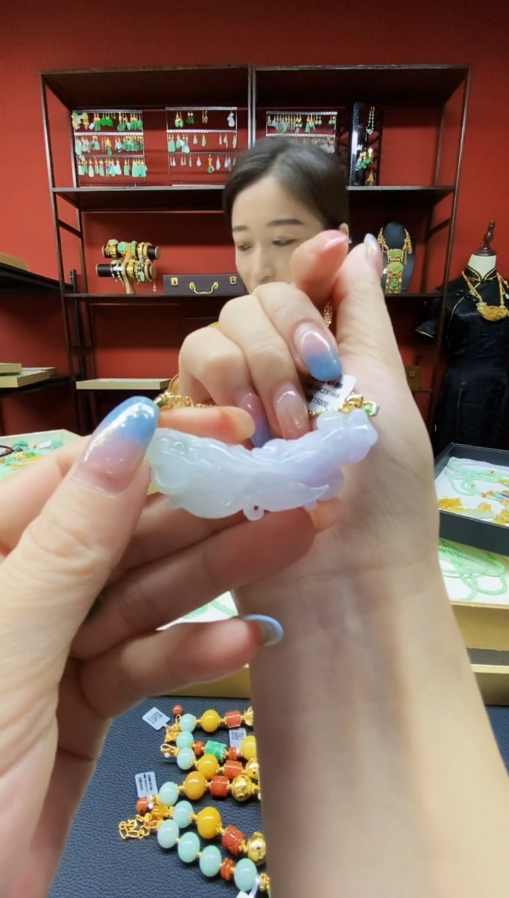 颈饰未镶嵌翡翠吊坠