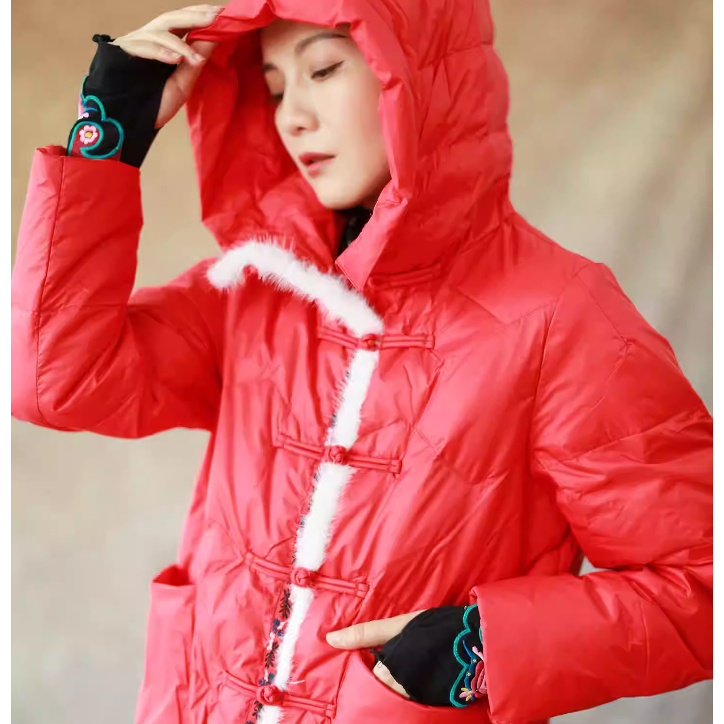 读你原创民族风2025秋冬女装新款绣花长款外套厚女6617