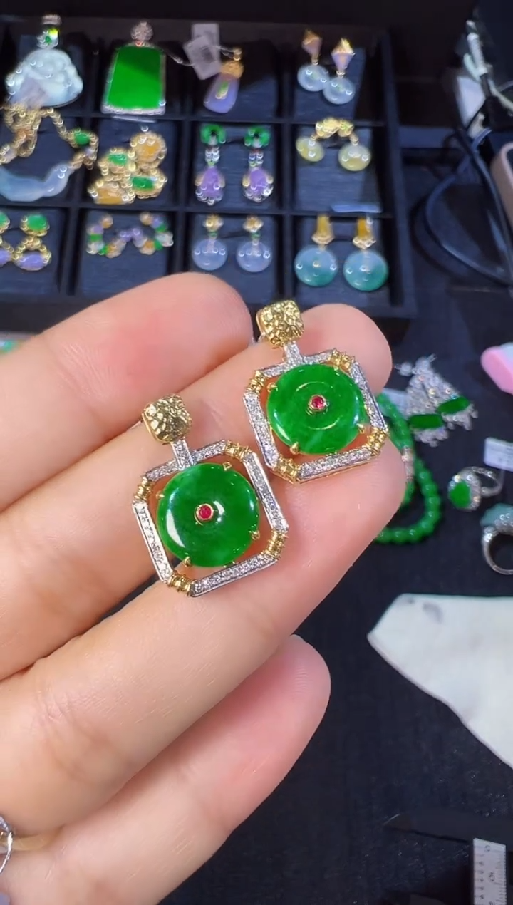 翡翠18K金镶嵌耳饰耳饰