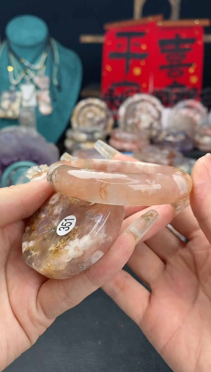 【闪购商品】石英质玉手镯（圆镯）未镶嵌53