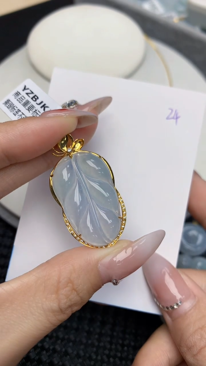 【闪购商品】翡翠颈饰18K金镶嵌 天然翡翠A货