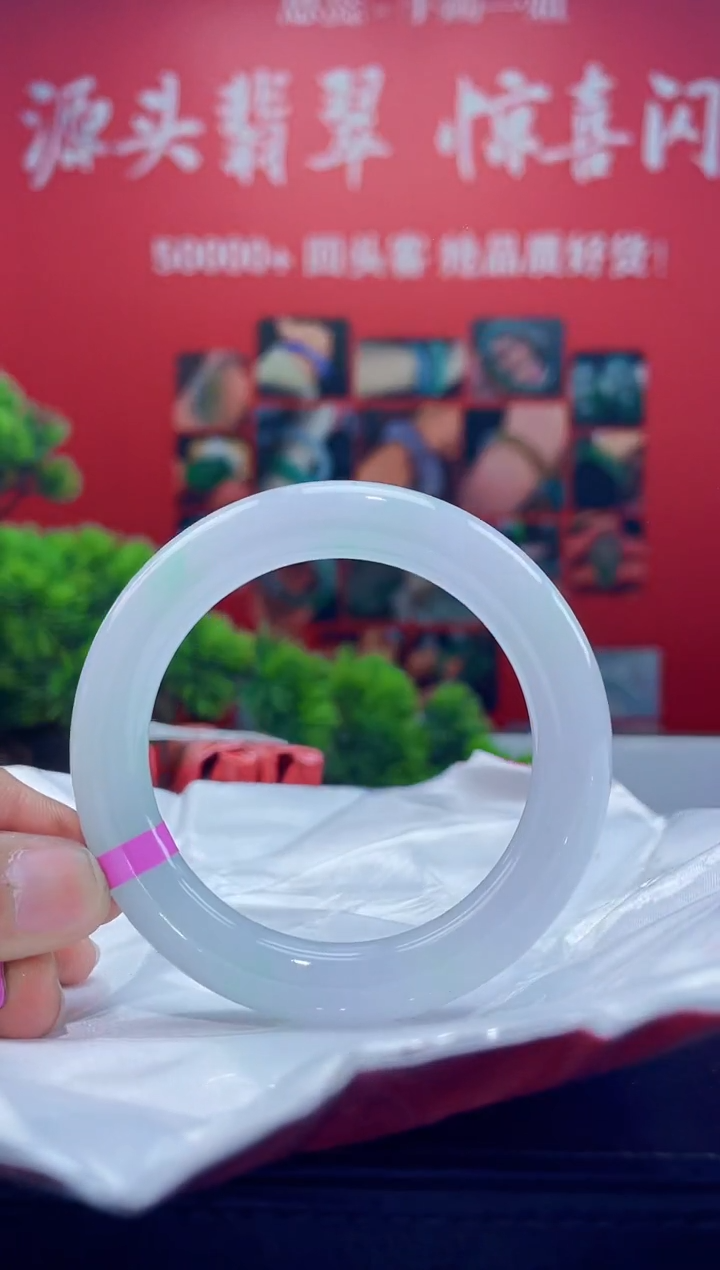 翡翠手镯未镶嵌手镯1