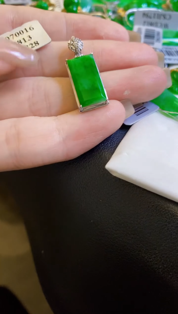 【闪购商品】定制翡翠18K金镶嵌无事牌