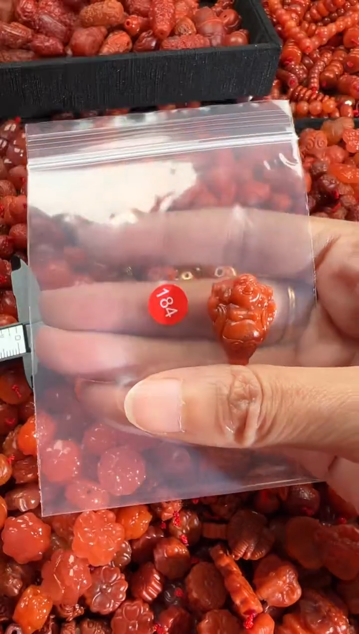 【闪购商品】南红玛瑙颈饰未镶嵌2