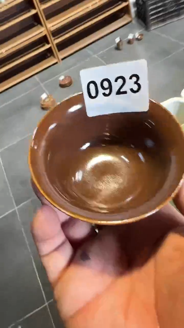 龙泉窑宝相花压手杯0923