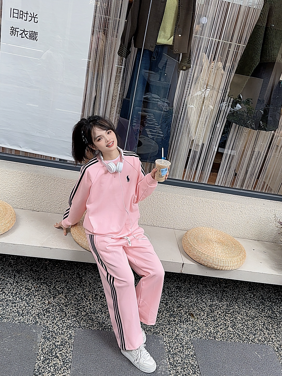 2025秋季新款韩版极简休闲风时尚刺绣圆领长袖小个子套装女