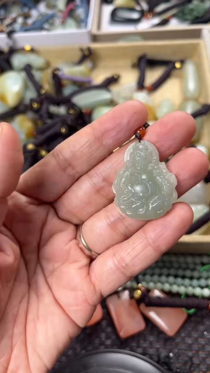 【闪购商品】和田玉颈饰未镶嵌多样性发货没有证书拍一发一有瑕