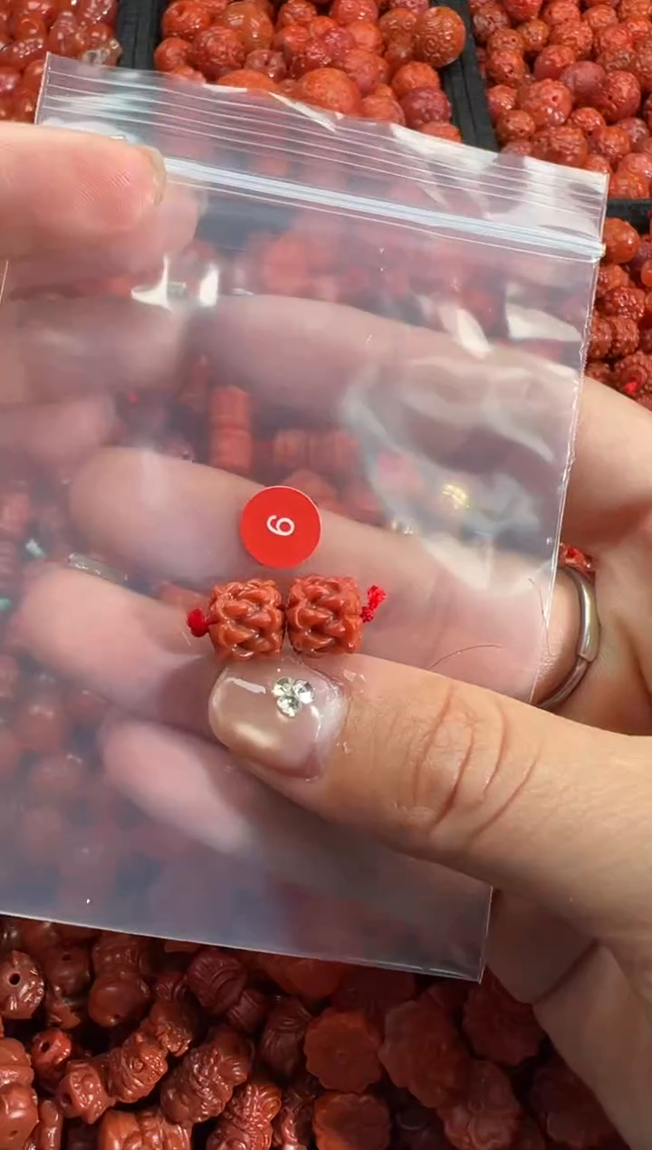 【闪购商品】南红玛瑙未镶嵌颈饰1