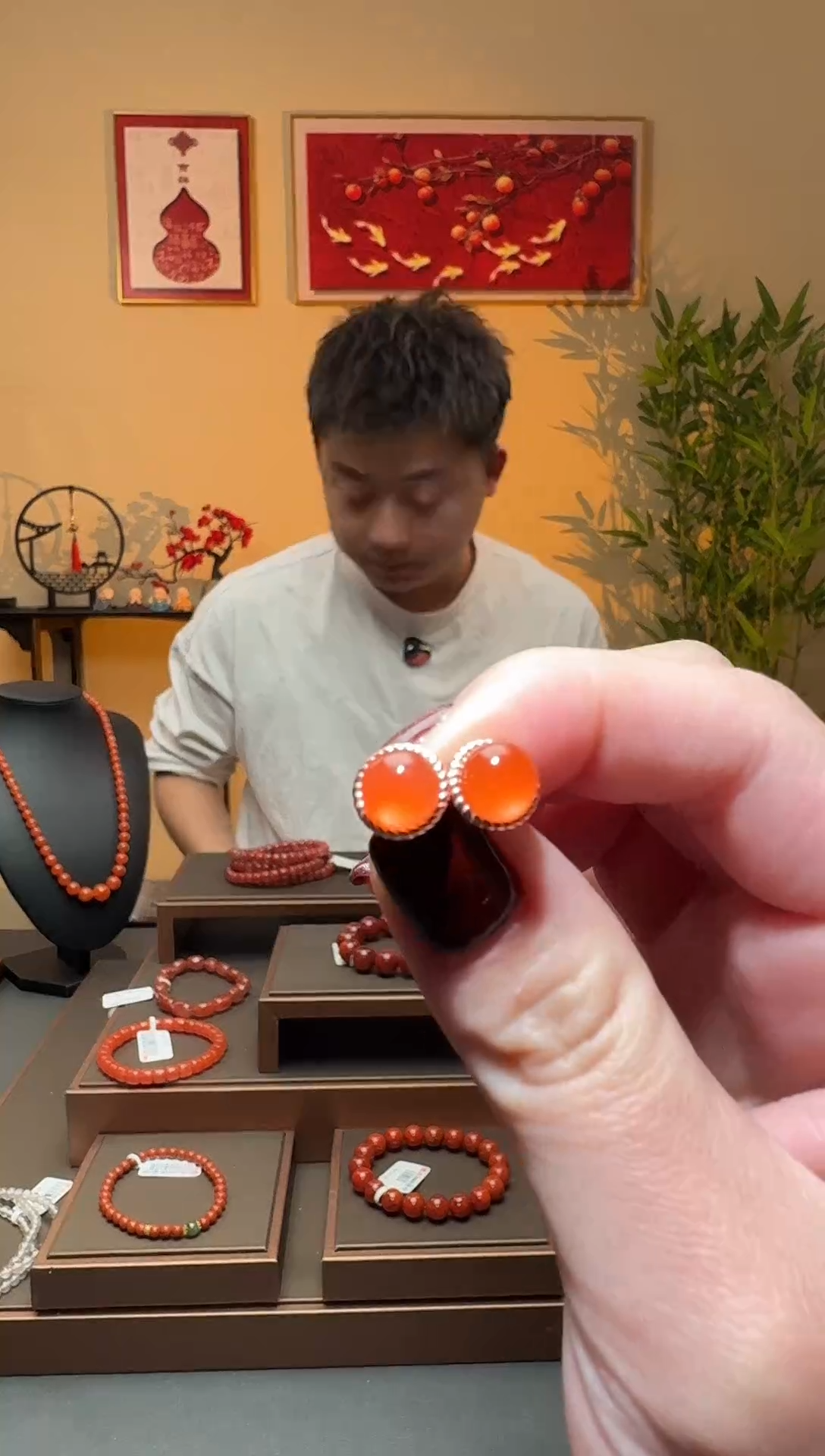 【闪购商品】南红玛瑙耳钉银S925镶嵌一对 多样性发货