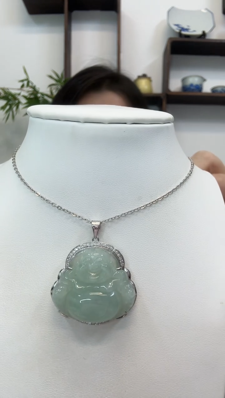 吊坠(赠链)银S925镶嵌翡翠小冰佛