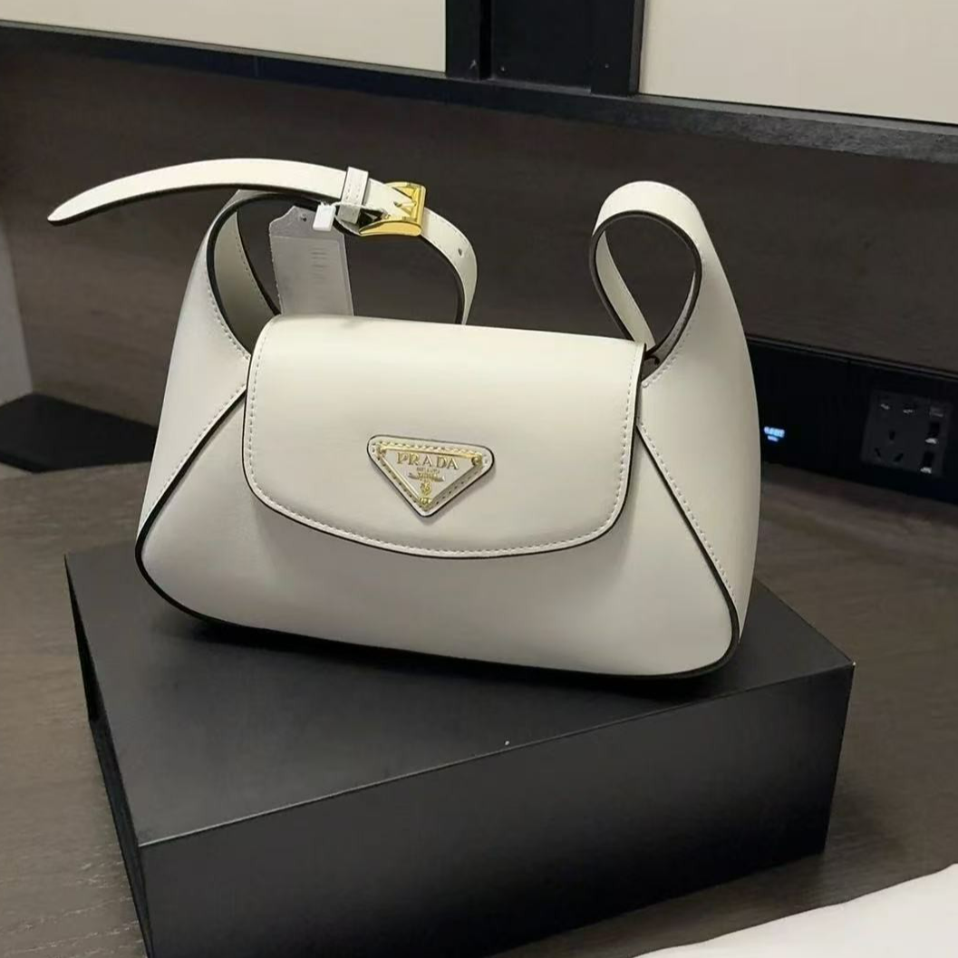 95新 Prada/普拉达 青奢荟/经典普拉达白色腋下包///79707