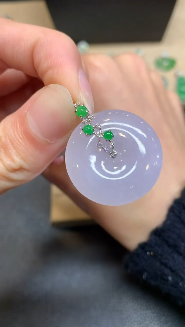 【闪购商品】翡翠颈饰18K金镶嵌平安扣【无服务费】