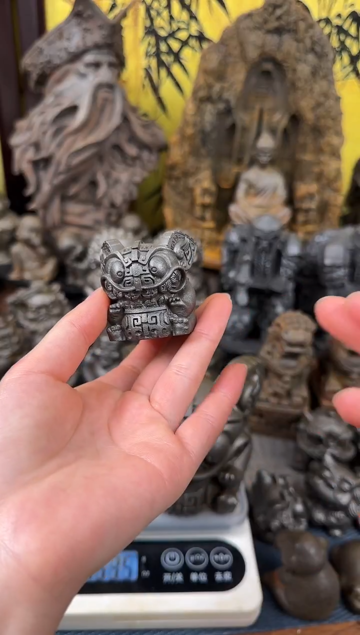 铁精致潮玩摆件小号吞金兽