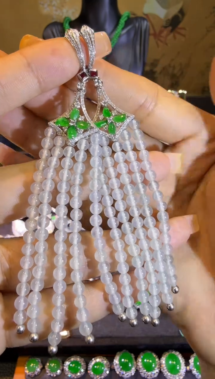 【闪购商品】翡翠耳饰18K金镶嵌高冰珠珠