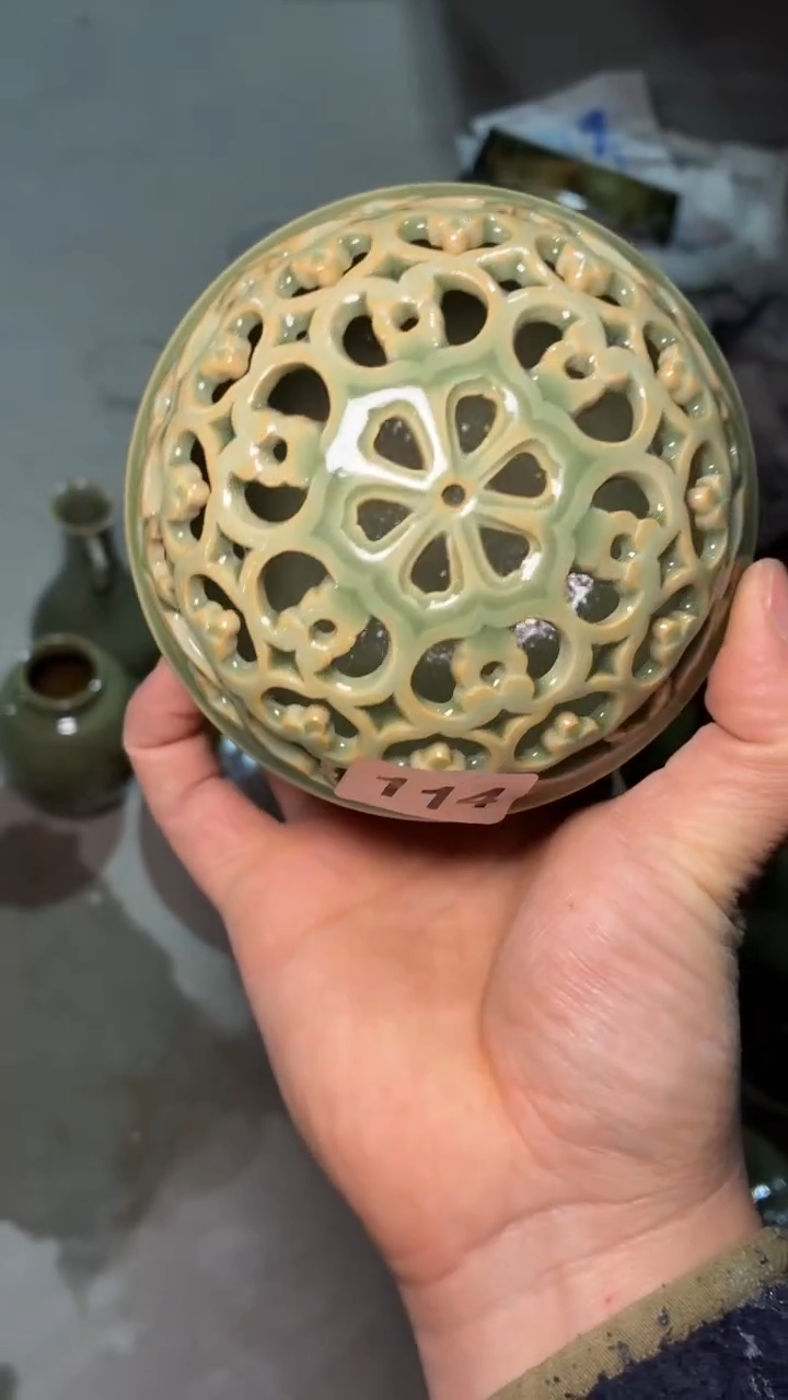 耀州窑仰山宝相香薰微瑕114