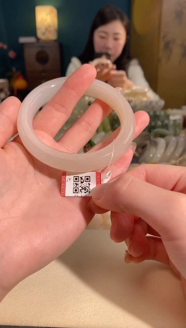 【闪购商品】和田玉手镯未镶嵌手镯59