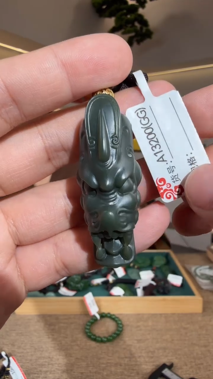 颈饰未镶嵌和田玉1GG