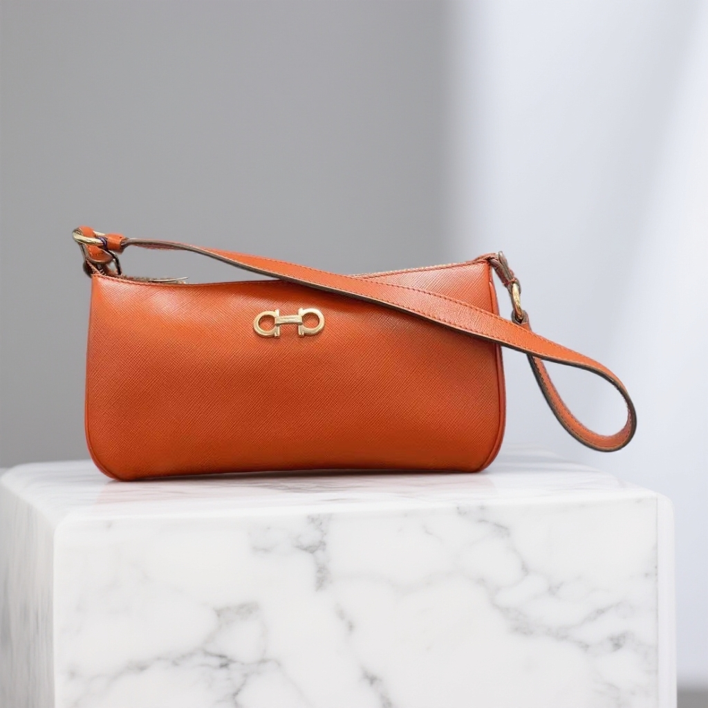 95新 FERRAGAMO/菲拉格慕  橙色腋下包 1844 9391 