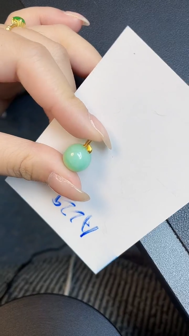 【闪购商品】翡翠颈饰18K金镶嵌00000000