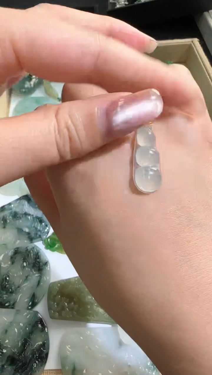 【闪购商品】翡翠颈饰18K金镶嵌250214240