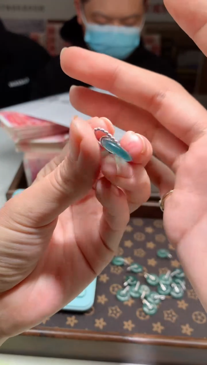 【闪购商品】翡翠颈饰未镶嵌天然A货翡翠-多样性发货