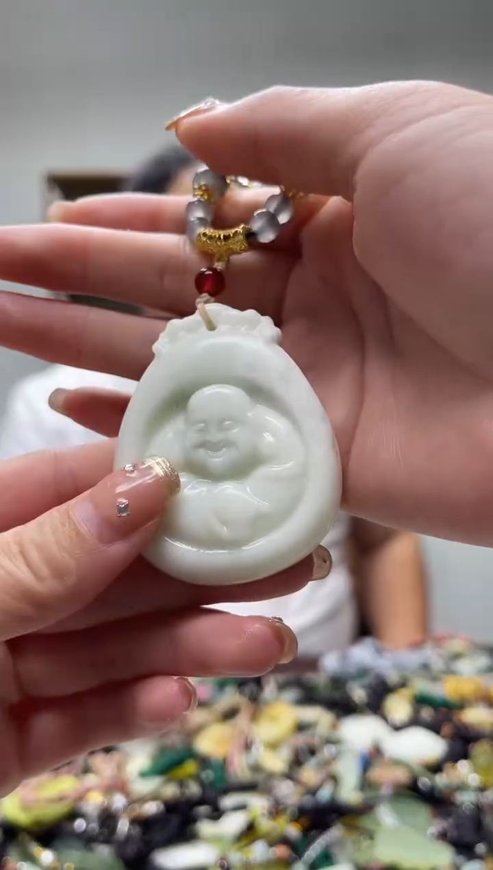 未镶嵌岫玉吊坠`