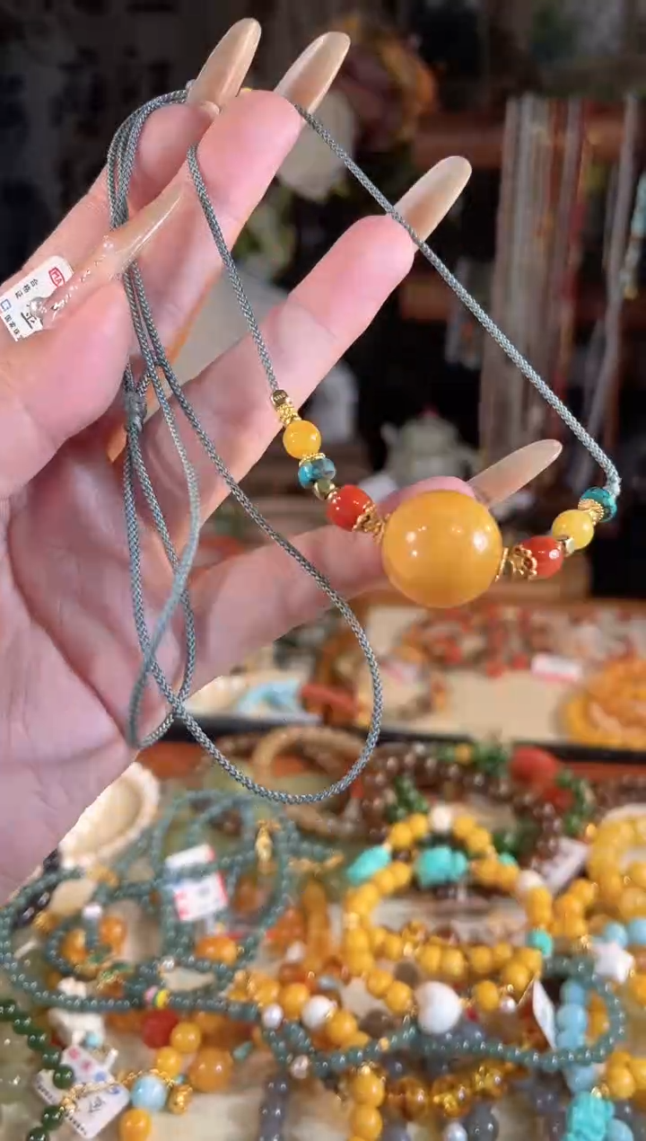 【闪购商品】蜜蜡项链未镶嵌多样性发货其一