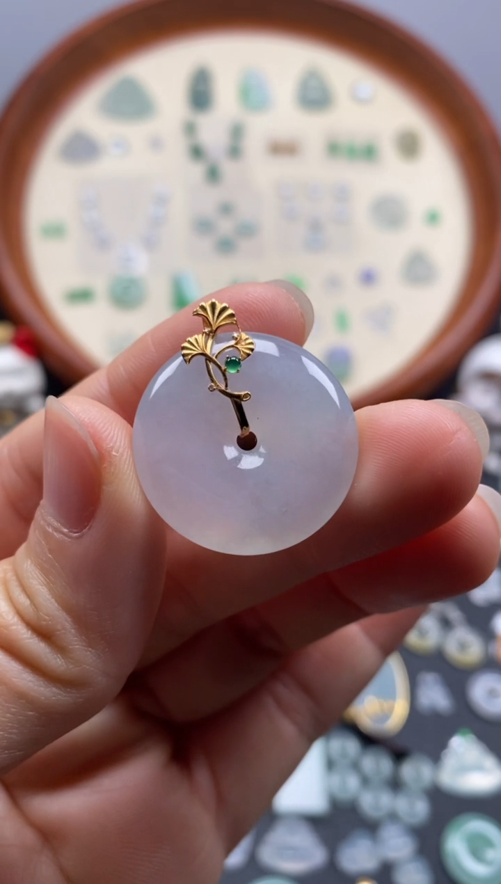 颈饰18K金镶嵌翡翠冰扣子/芬