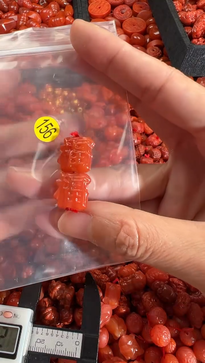 【闪购商品】南红玛瑙颈饰未镶嵌1