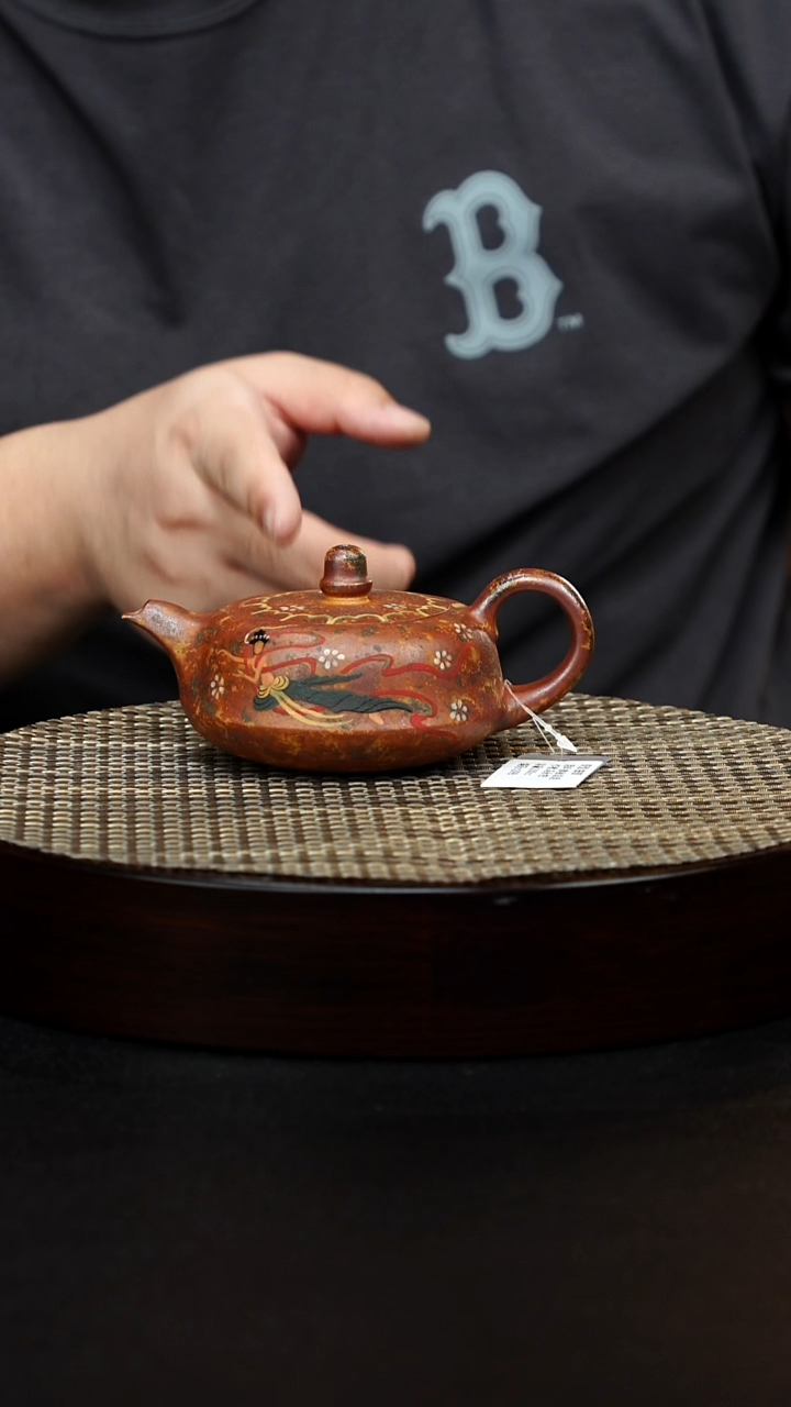 茶壶紫砂宜兴原矿手工紫砂 彩绘曲壶 黄金段