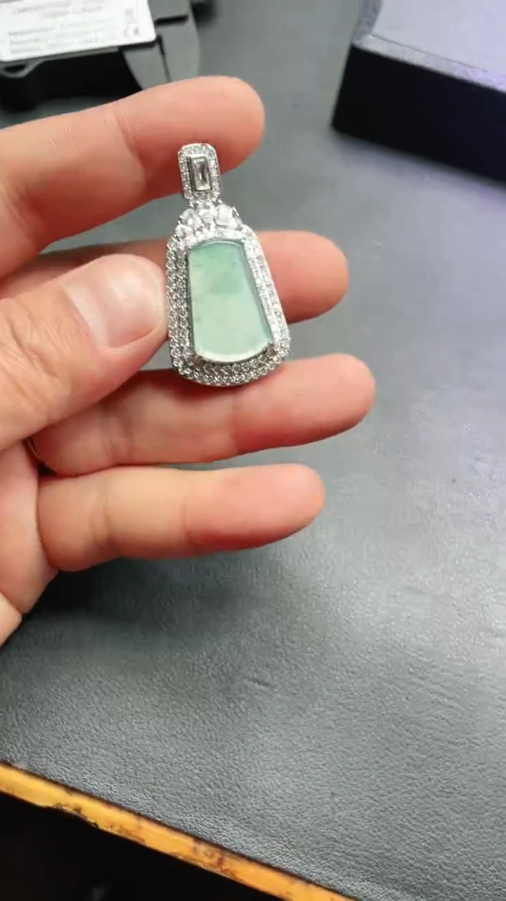 颈饰未镶嵌翡翠首饰