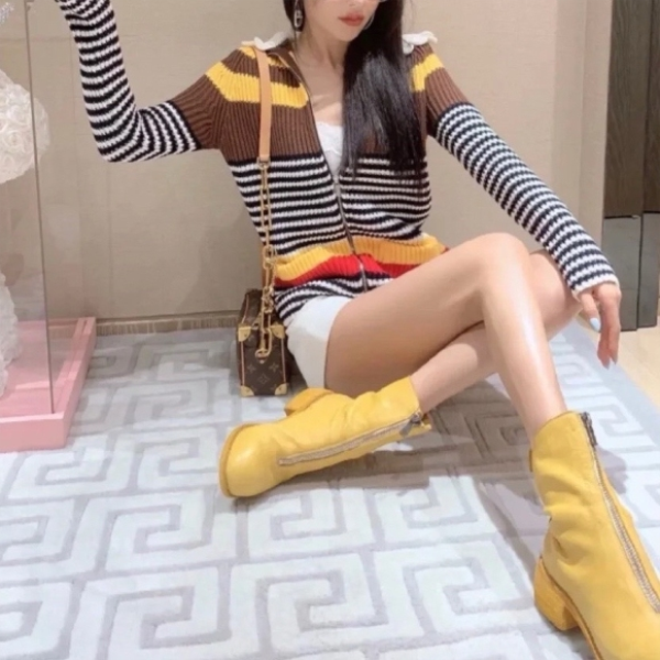 99新 MIU MIU/缪缪 海囤 缪缪38码/yu77869外套