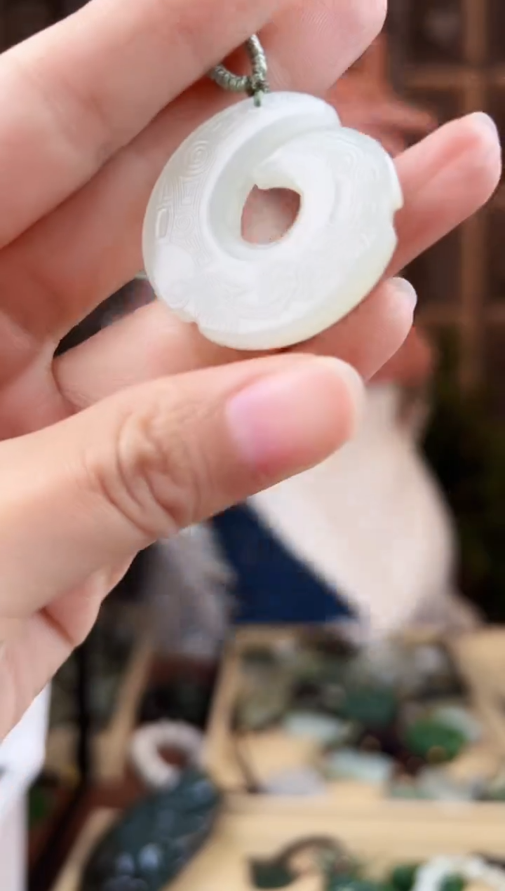 颈饰未镶嵌和田玉拍一发一，多样性发货