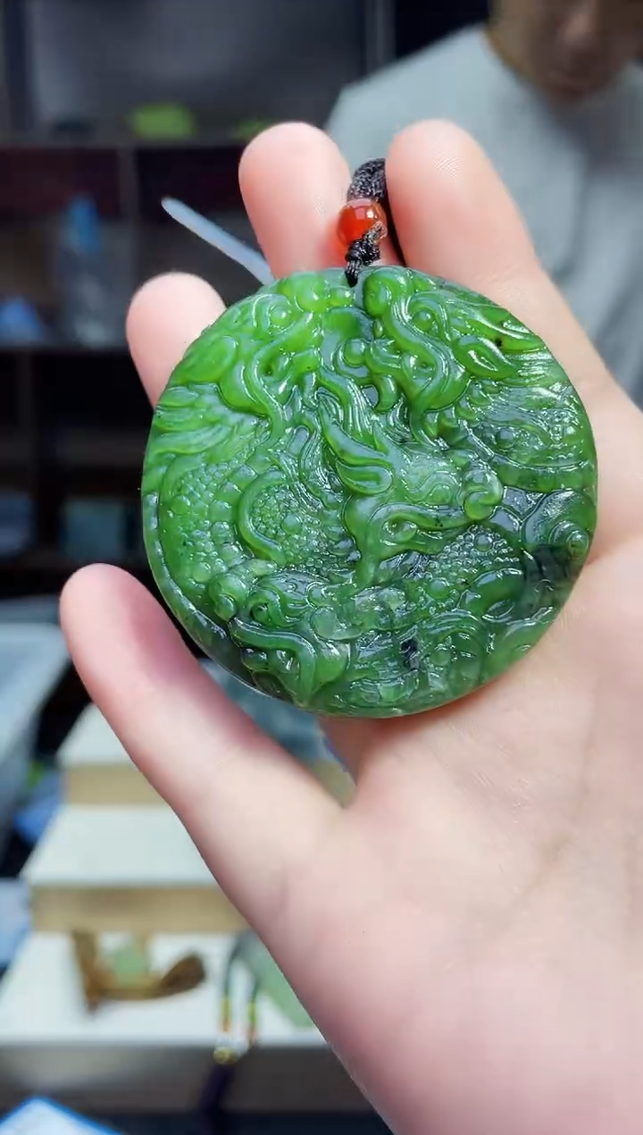 和田玉未镶嵌颈饰1