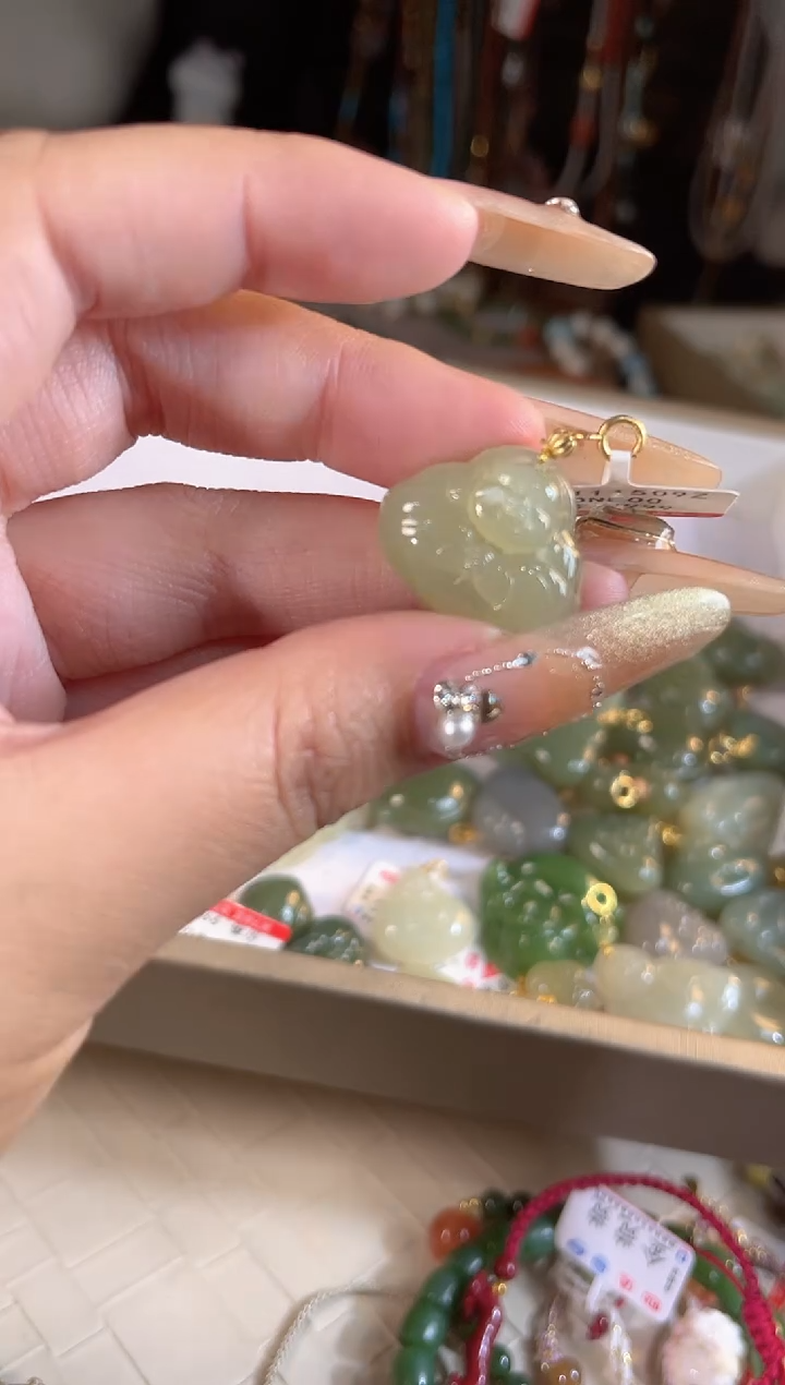 【闪购商品】和田玉吊坠(不含链)银S925镶嵌多样性发货其一