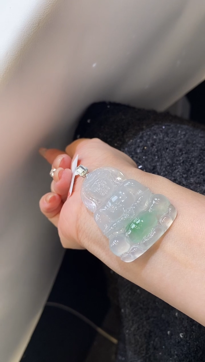吊坠(不含链)18K金镶嵌翡翠观音