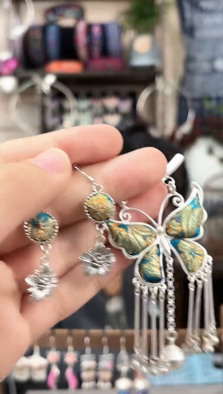 织绣非遗老绣饰品