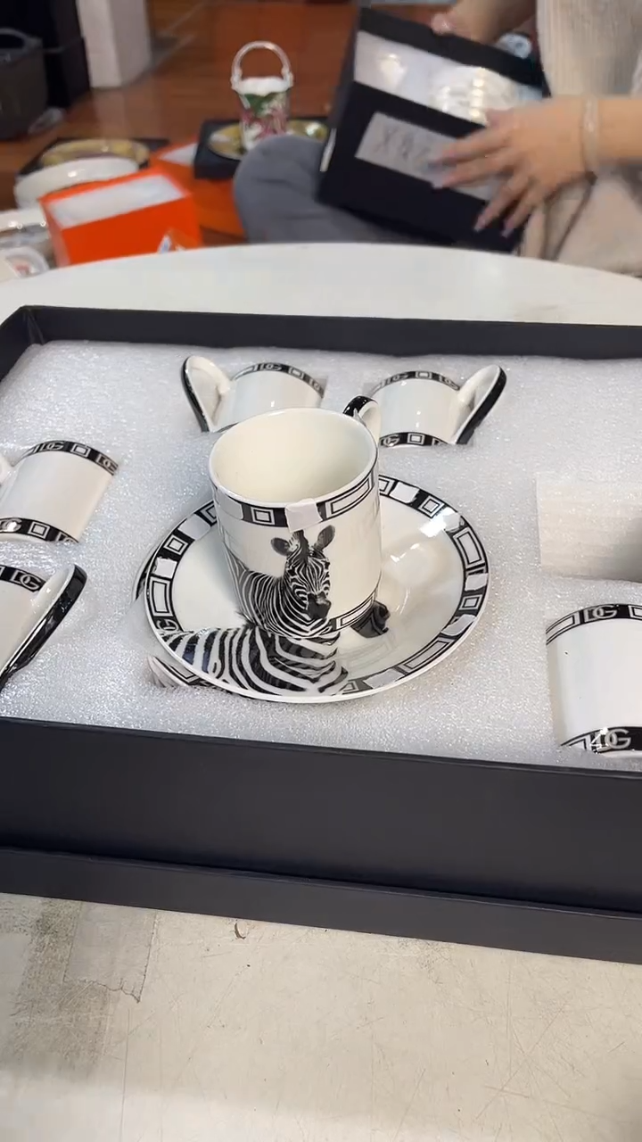 杯鸿辉家品牌瓷器，京东包邮！