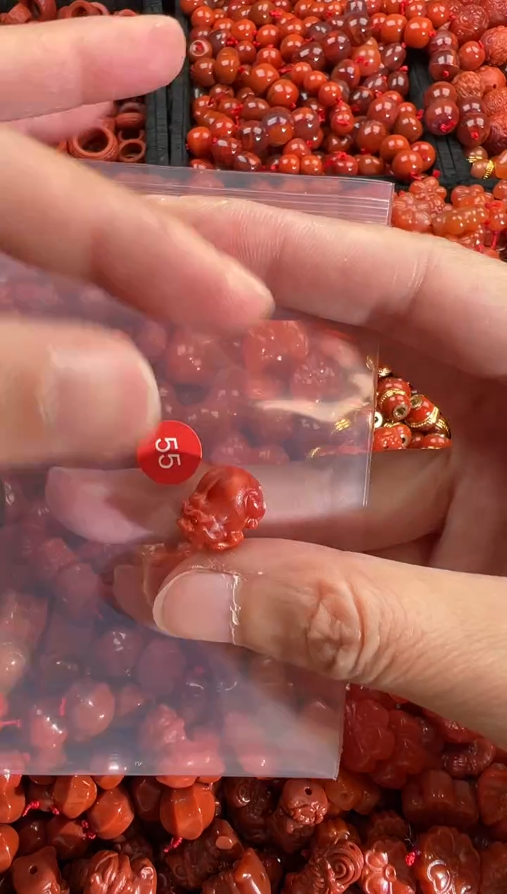 【闪购商品】南红玛瑙颈饰未镶嵌1