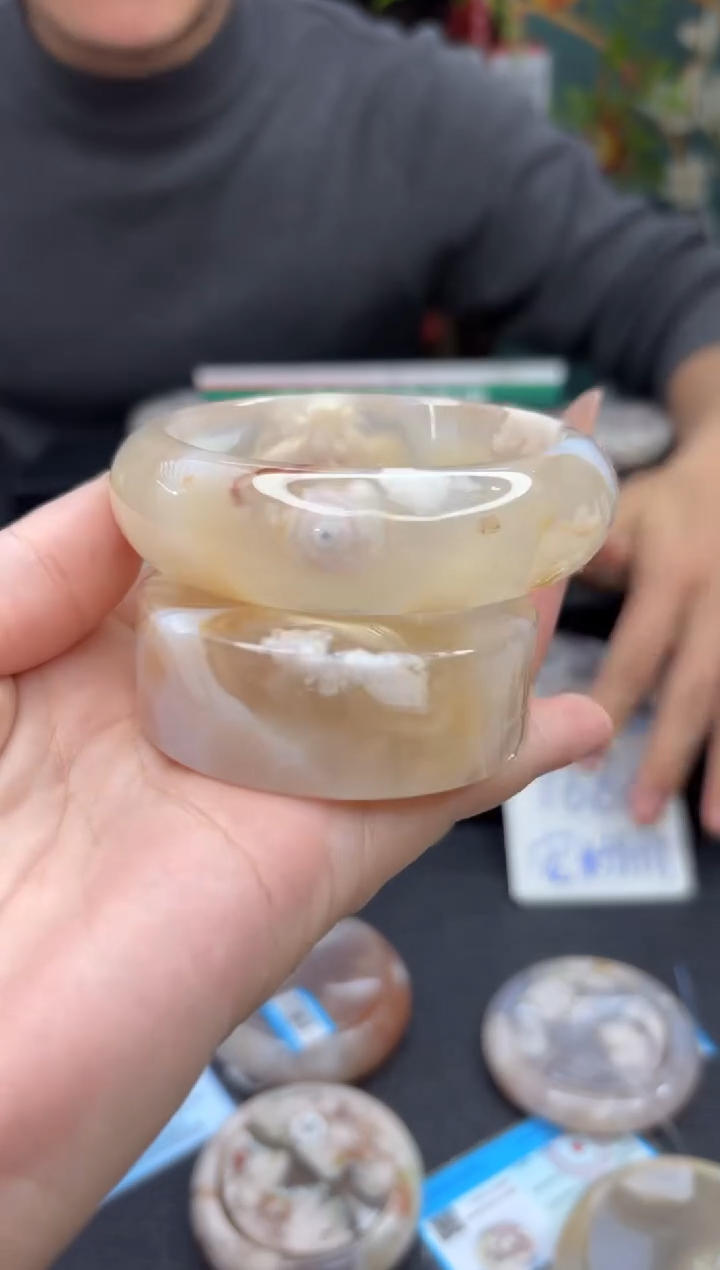 【闪购商品】石英质玉手镯未镶嵌137（58圈赠送镯心）