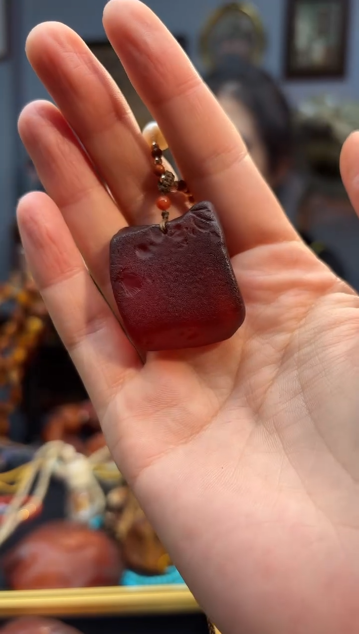 琥珀颈饰未镶嵌吊坠