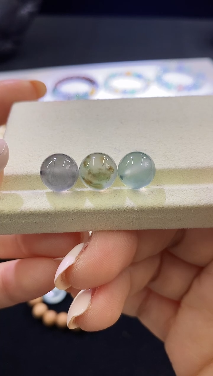 未镶嵌挂件翡翠珠子每件不同价 喜欢咨询价格